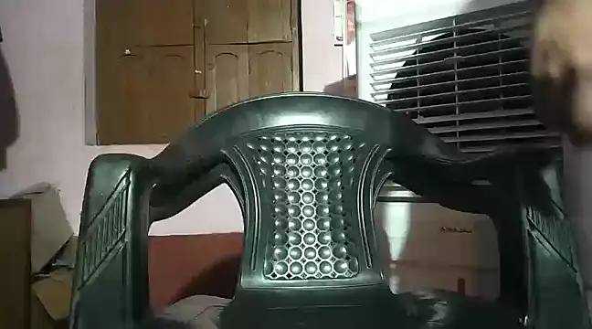 Snapshot of Extrembox5 chatting on 03.20.25 Extrembox5 online show from 03.20.25