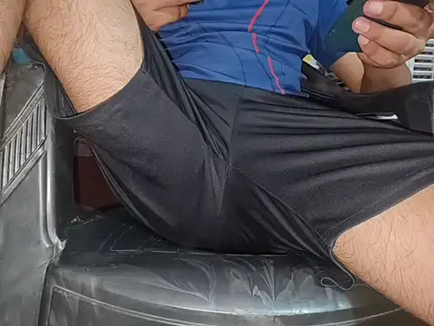 Snapshot of Extrembox5 chatting on 10.16.25 Extrembox5 online show from 10.16.25