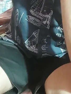 Snapshot of Extrembox5 chatting on 10.26.25 Extrembox5 online show from 10.26.25