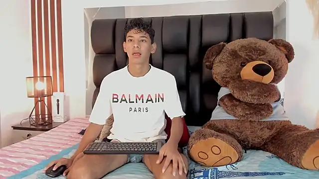 Snapshot of Amberr1 chatting on 01.24.25 Amberr1 online show from 01.24.25