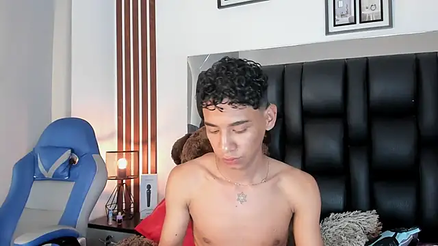 Snapshot of Amberr1 chatting on 01.30.25 Amberr1 online show from 01.30.25