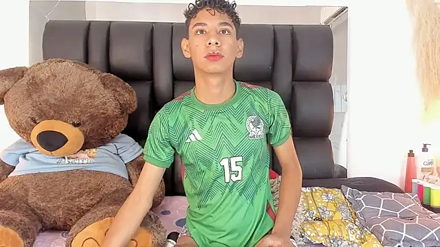 Snapshot of Amberr1 chatting on 01.31.25 Amberr1 online show from 01.31.25