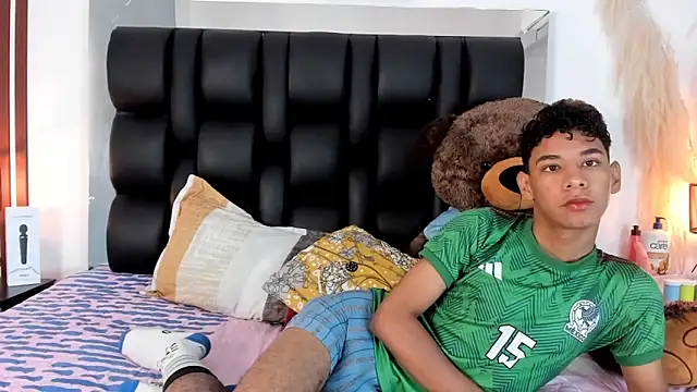 Snapshot of Amberr1 chatting on 02.05.25 Amberr1 online show from 02.05.25