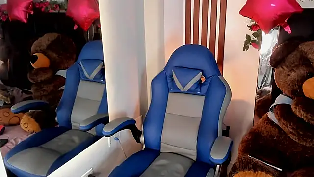 Snapshot of Amberr1 chatting on 02.13.25 Amberr1 online show from 02.13.25