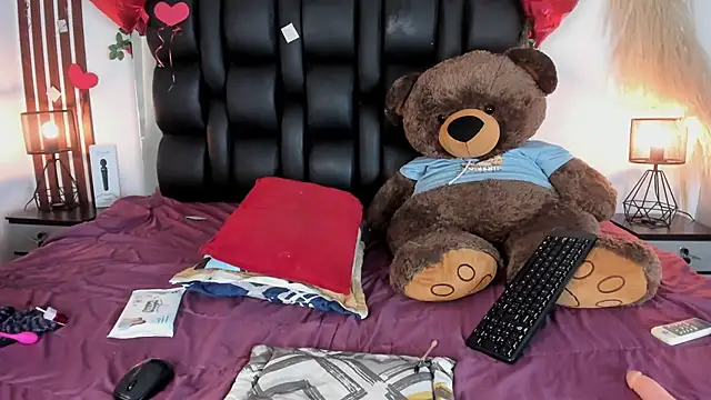 Snapshot of Amberr1 chatting on 02.17.25 Amberr1 online show from 02.17.25