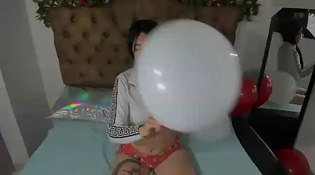 MelodyHott2 online show from 02.13.25