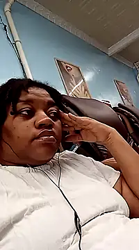 Snapshot of Big_BodyDee chatting on 03.06.25 Big BodyDee online show from 03.06.25