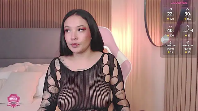 Snapshot of Victoria_Collinns chatting on 02.04.25 Victoria Collinns online show from 02.04.25