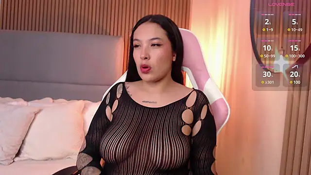 Snapshot of Victoria_Collinns chatting on 02.08.25 Victoria Collinns online show from 02.08.25