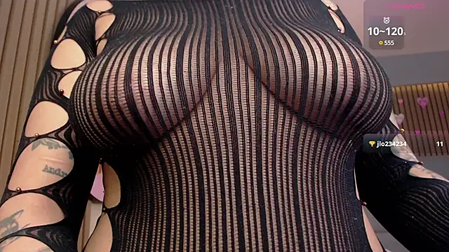 Snapshot of Victoria_Collinns chatting on 02.13.25 Victoria Collinns online show from 02.13.25