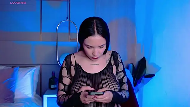 Snapshot of Victoria_Collinns chatting on 10.24.25 Victoria Collinns online show from 10.24.25