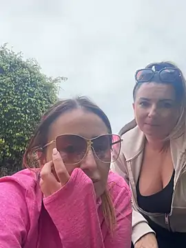 MolliexLexi1 online show from 01.25.25