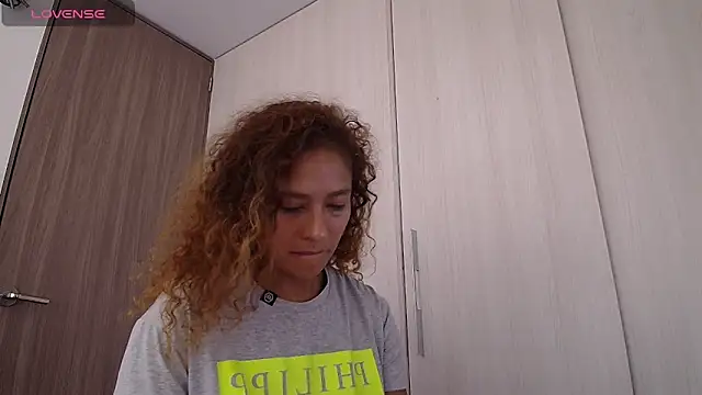 Snapshot of Zoedaniels chatting on 01.30.25 Zoedaniels online show from 01.30.25