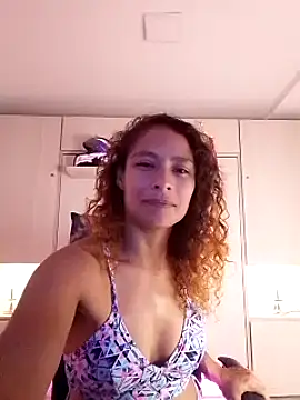 Snapshot of Zoedaniels chatting on 03.04.25 Zoedaniels online show from 03.04.25