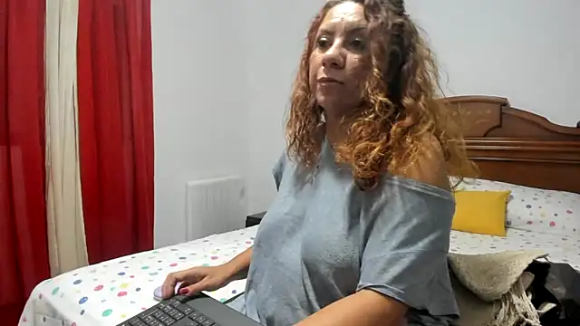 Snapshot of Anur-77 chatting on 09.12.25 Anur-77 online show from 09.12.25