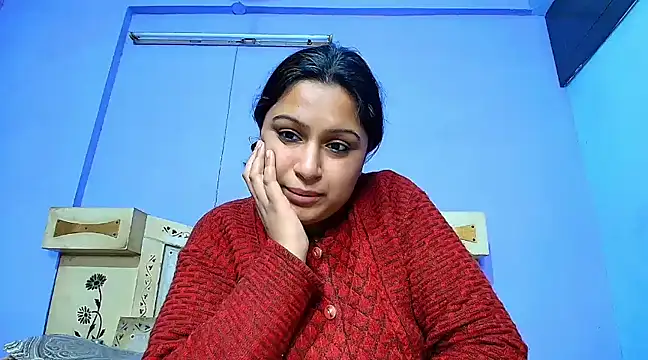 Sophia James online show from 02.04.25