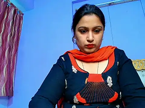 Sophia James online show from 02.06.25