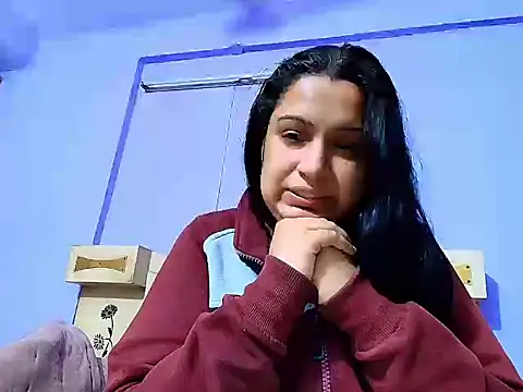 Sophia James online show from 03.07.25