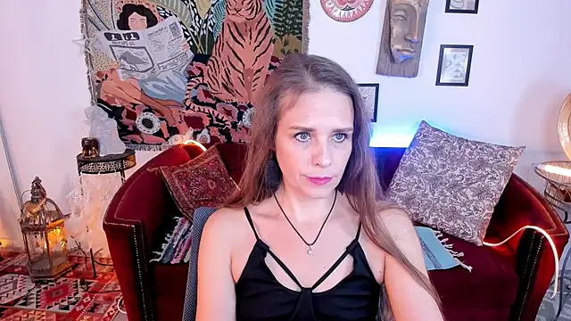 Snapshot of EmiliaBedy chatting on 10.02.25 EmiliaBedy online show from 10.02.25