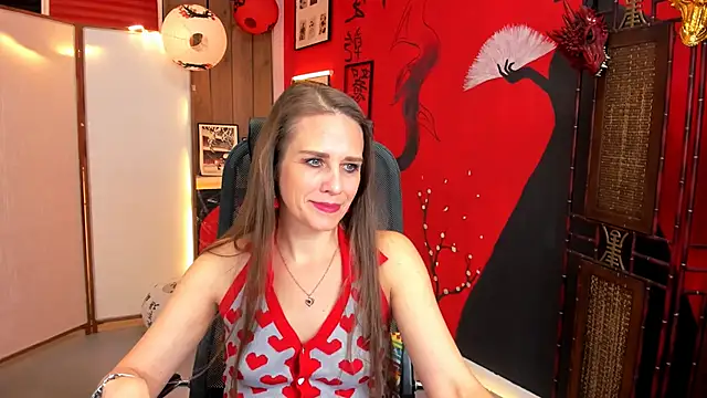 Snapshot of EmiliaBedy chatting on 10.30.25 EmiliaBedy online show from 10.30.25