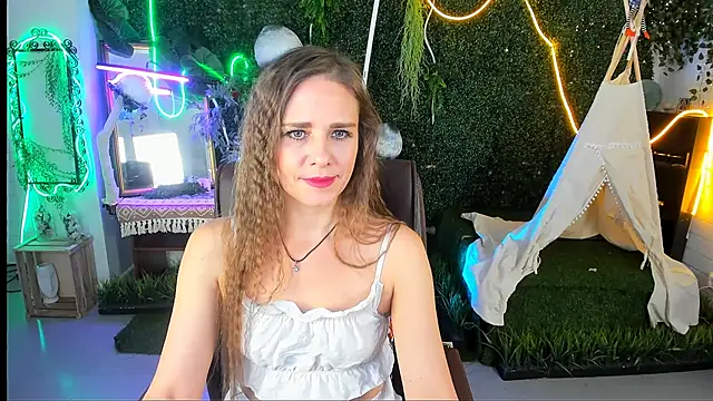 EmiliaBedy online show from 11.12.25