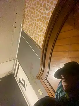 Snapshot of TwoTone1211 chatting on 02.22.25 TwoTone1211 online show from 02.22.25