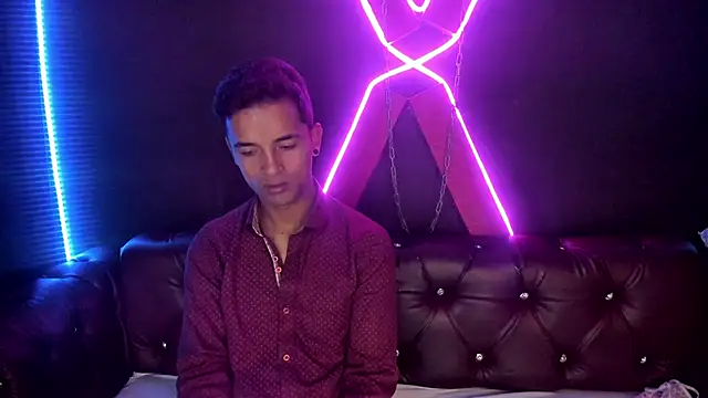 Nikki and Mayk online show from 11.28.25