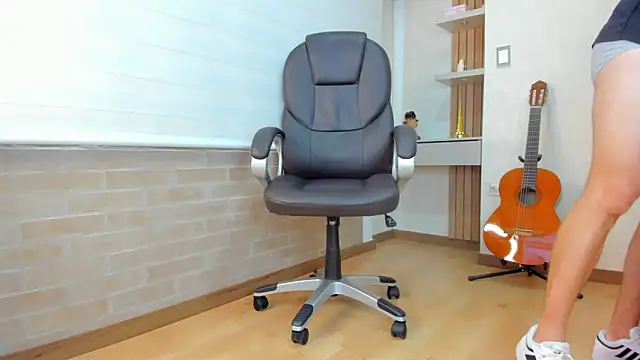 Tombarden online show from 12.20.25