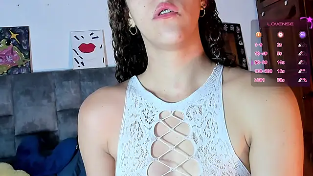 Isangel  online show from 11.08.25