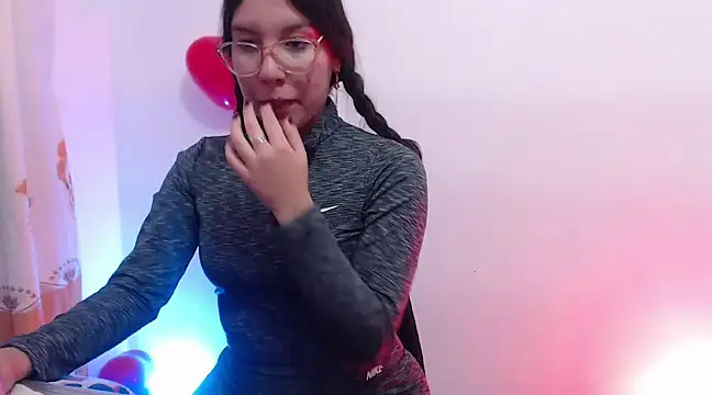 Snapshot of samathasexx chatting on 02.26.25 samathasexx online show from 02.26.25