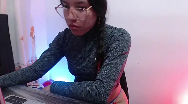 Snapshot of samathasexx chatting on 02.26.25 samathasexx online show from 02.26.25