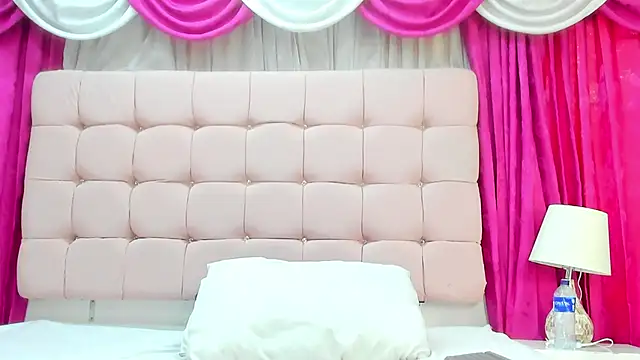 Snapshot of CanelaDevil_ chatting on 09.29.25 CanelaDevil online show from 09.29.25