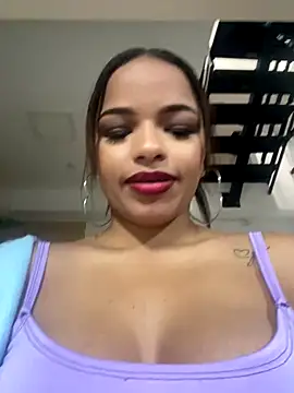 Snapshot of CanelaDevil_ chatting on 10.10.25 CanelaDevil online show from 10.10.25