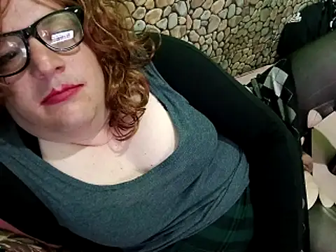 Snapshot of Adrianka chatting on 04.29.26 Adrianka online show from 04.29.26