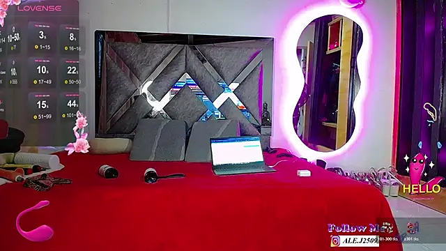 Snapshot of Ale_250900 chatting on 10.17.25 Ale 250900 online show from 10.17.25