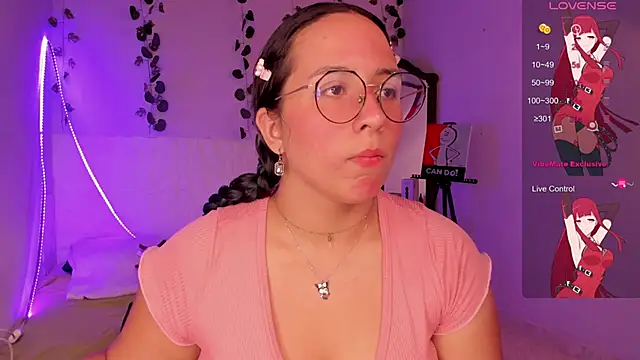 Snapshot of Ludovica6669 chatting on 02.28.25 Ludovica6669 online show from 02.28.25