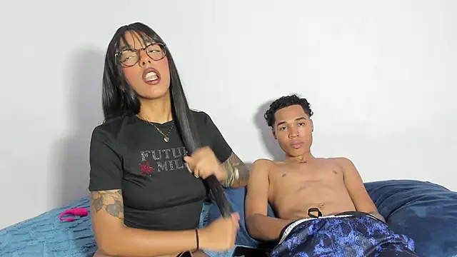 Snapshot of viankaa_miller chatting on 10.06.25 viankaa miller online show from 10.06.25