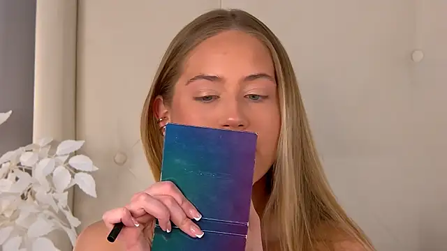 Snapshot of ur_wet_dreams chatting on 02.25.26 ur wet dreams online show from 02.25.26