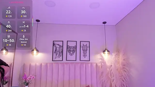 Zoe Banks  online show from 09.17.25