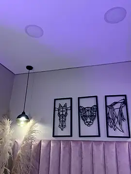 Zoe Banks  online show from 09.18.25