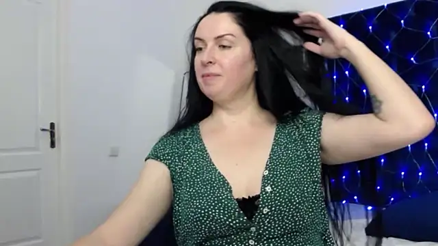 Snapshot of JacquelineElle chatting on 02.03.25 JacquelineElle online show from 02.03.25