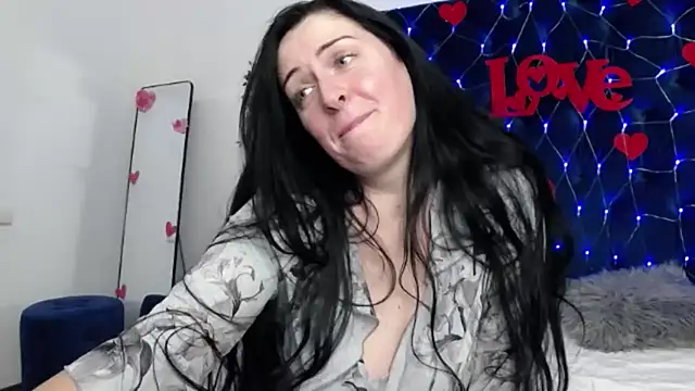 Snapshot of JacquelineElle chatting on 02.15.25 JacquelineElle online show from 02.15.25