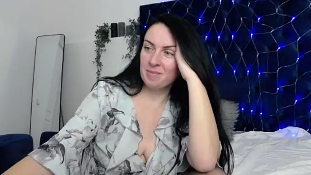 Snapshot of JacquelineElle chatting on 02.23.25 JacquelineElle online show from 02.23.25