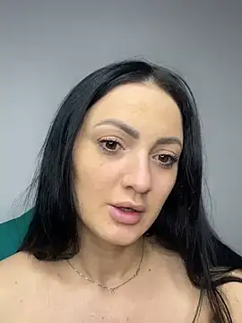 Snapshot of RaisaSalvi chatting on 02.15.25 RaisaSalvi online show from 02.15.25