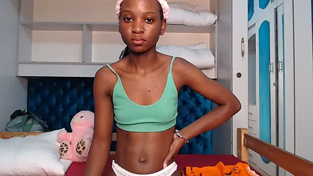 Snapshot of YoungDiva69 chatting on 02.04.26 YoungDiva69 online show from 02.04.26