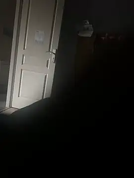 Snapshot of yannusgir33 chatting on 02.15.26 yannusgir33 online show from 02.15.26