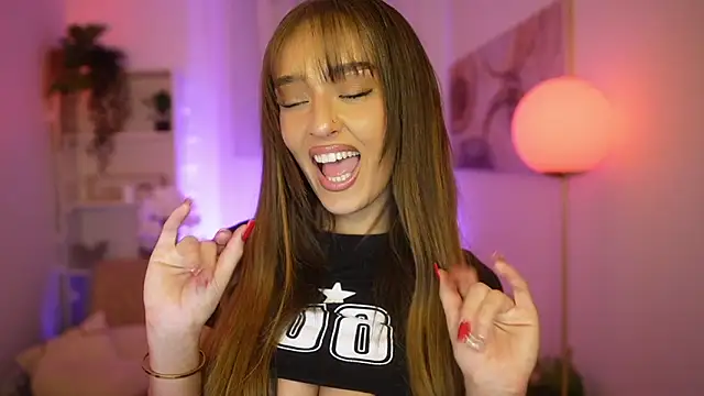 Clara Nia online show from 02.20.26