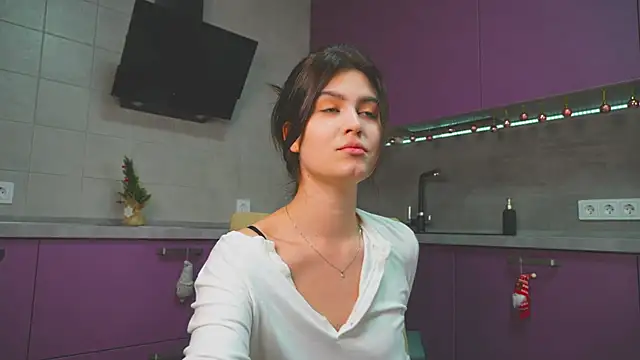 Snapshot of KennaVorn chatting on 02.02.25 KennaVorn online show from 02.02.25