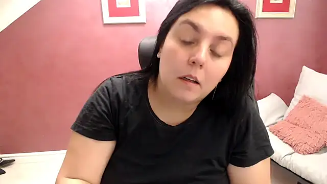 Snapshot of Wetandnaughtyxx chatting on 09.13.25 Wetandnaughtyxx online show from 09.13.25