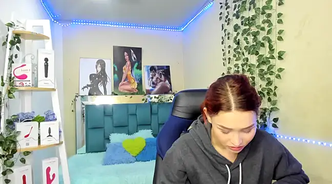 naomy hot 777 online show from 02.06.25